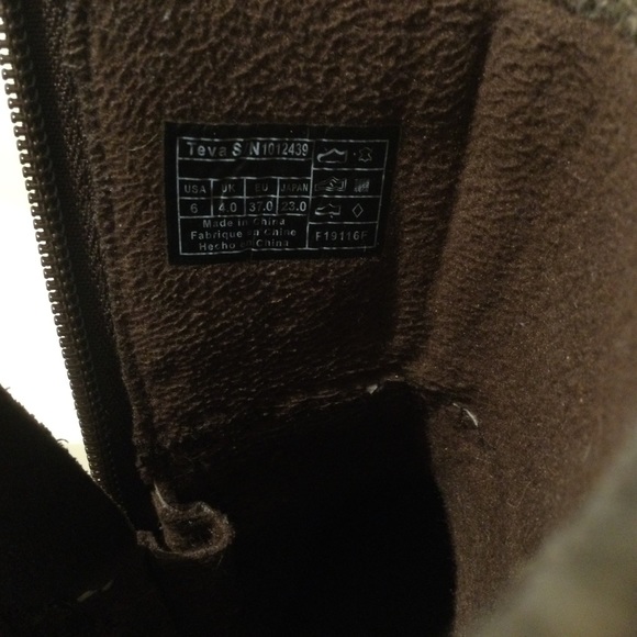Teva Leather Waterproof Boots - Picture 7 of 7